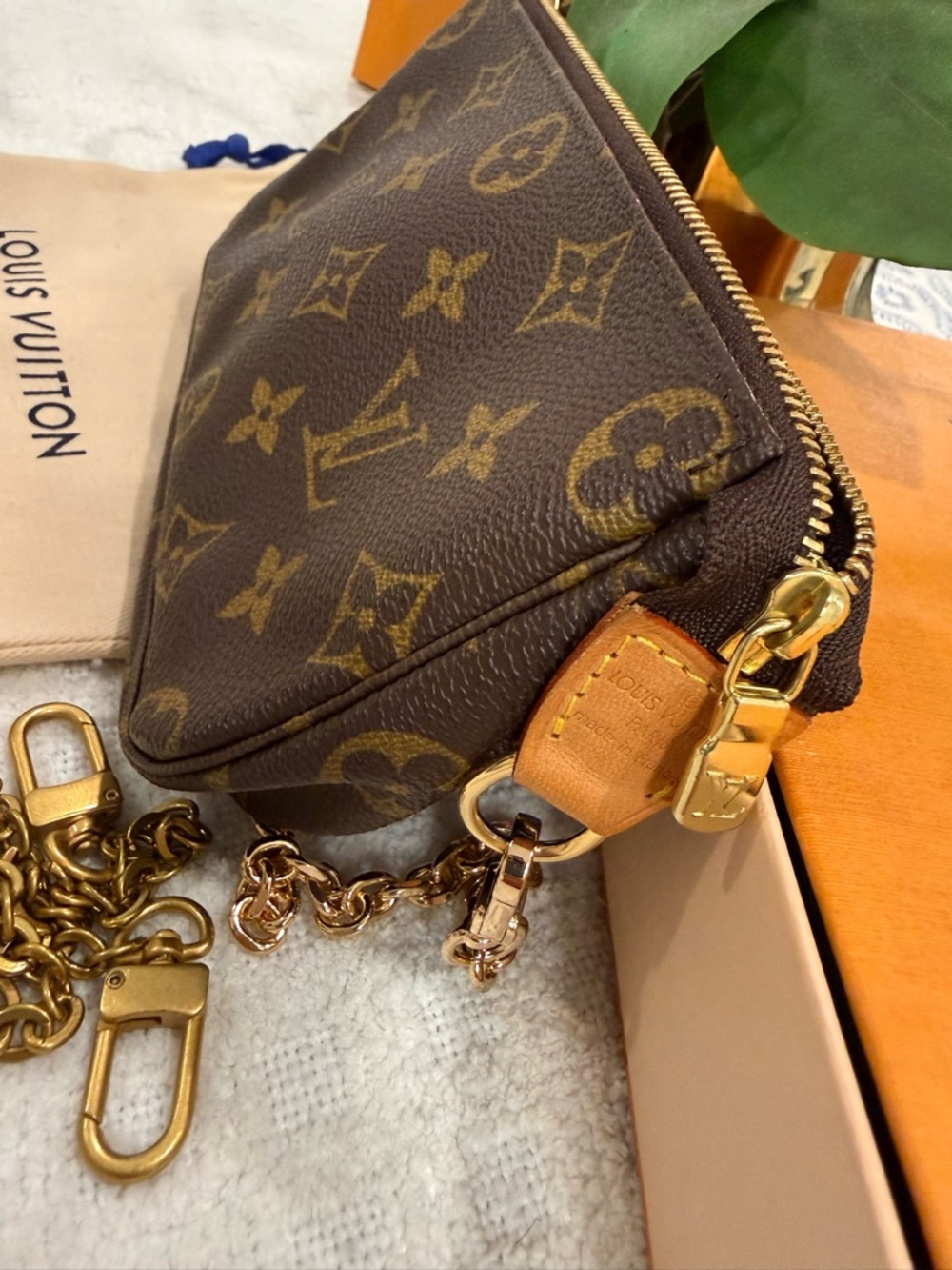 Louis Vuitton Monogram Chain Pochette in EUC! With Box, Dustbag - Picture 10 of 12